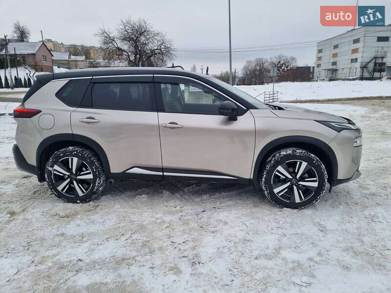Внедорожник / Кроссовер Nissan X-Trail 2023 в Львове