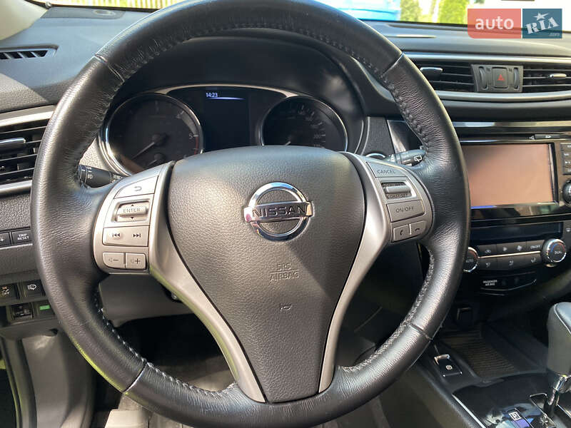 Позашляховик / Кросовер Nissan X-Trail 2015 в Городенці