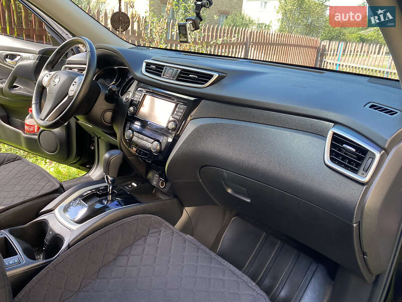 Позашляховик / Кросовер Nissan X-Trail 2015 в Городенці