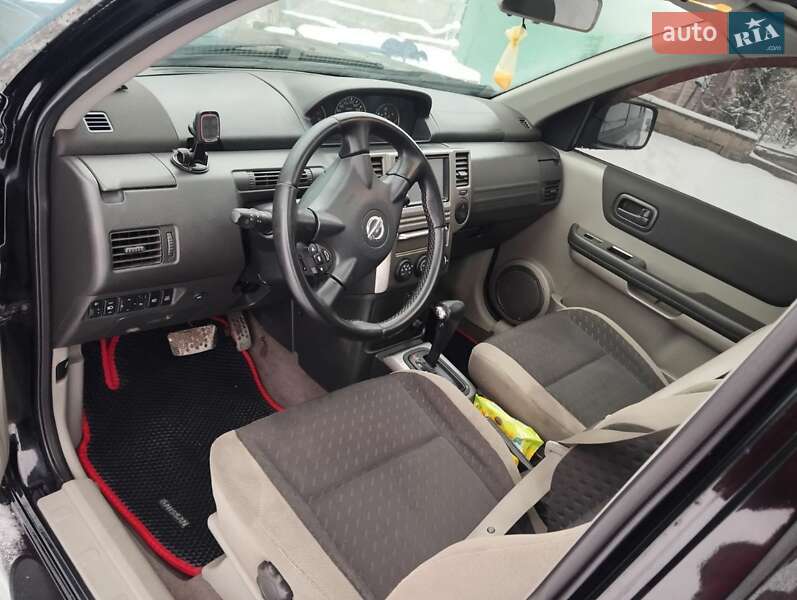Внедорожник / Кроссовер Nissan X-Trail 2004 в Сахновщине