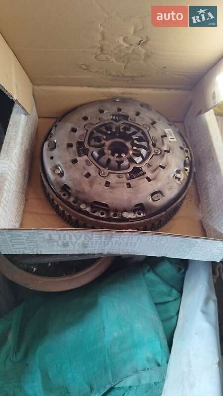 Позашляховик / Кросовер Nissan X-Trail 2016 в Чернівцях