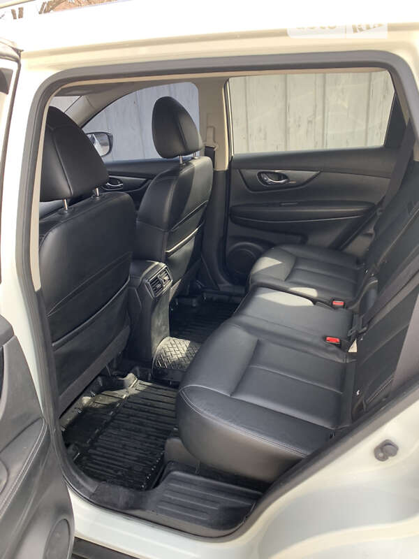 Позашляховик / Кросовер Nissan X-Trail 2017 в Харкові