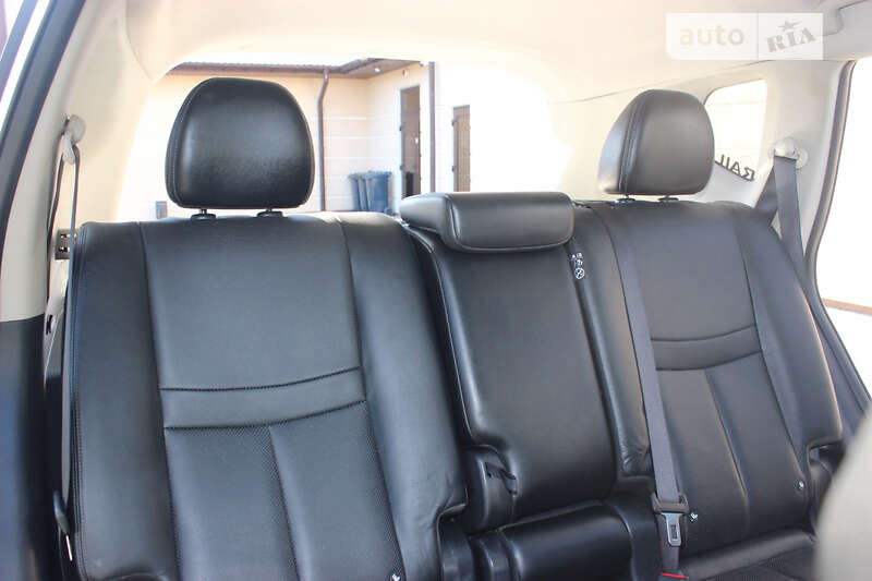 Позашляховик / Кросовер Nissan X-Trail 2015 в Дунаївцях