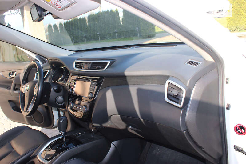 Позашляховик / Кросовер Nissan X-Trail 2015 в Дунаївцях