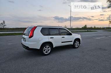 Внедорожник / Кроссовер Nissan X-Trail 2011 в Звягеле