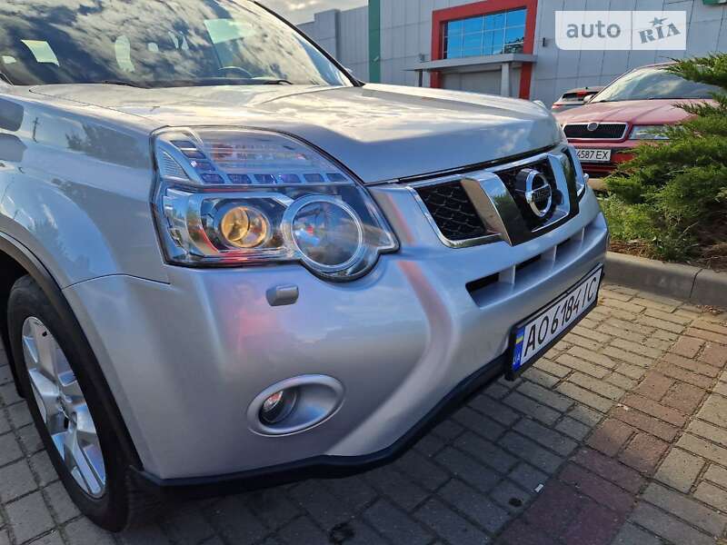 Позашляховик / Кросовер Nissan X-Trail 2012 в Ужгороді