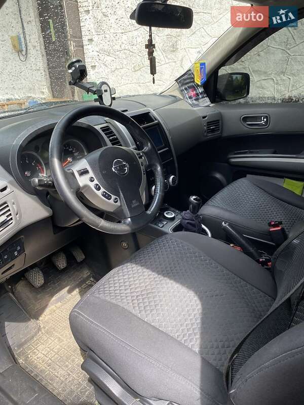 Внедорожник / Кроссовер Nissan X-Trail 2007 в Лугинах