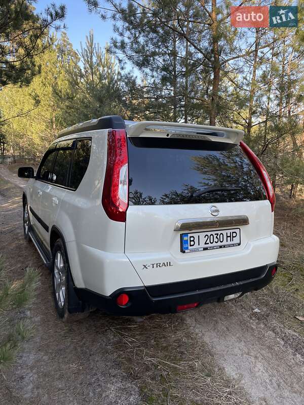 Внедорожник / Кроссовер Nissan X-Trail 2011 в Зенькове