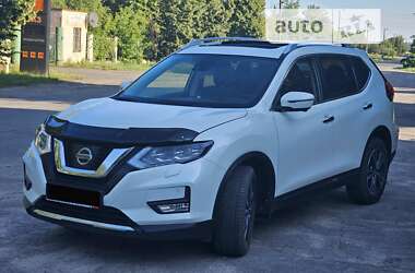 Позашляховик / Кросовер Nissan X-Trail 2018 в Звенигородці