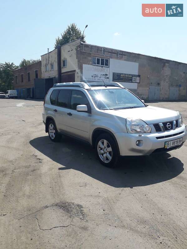 Внедорожник / Кроссовер Nissan X-Trail 2010 в Полтаве