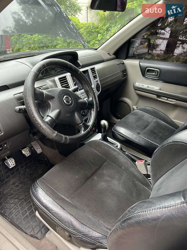 Внедорожник / Кроссовер Nissan X-Trail 2004 в Николаеве