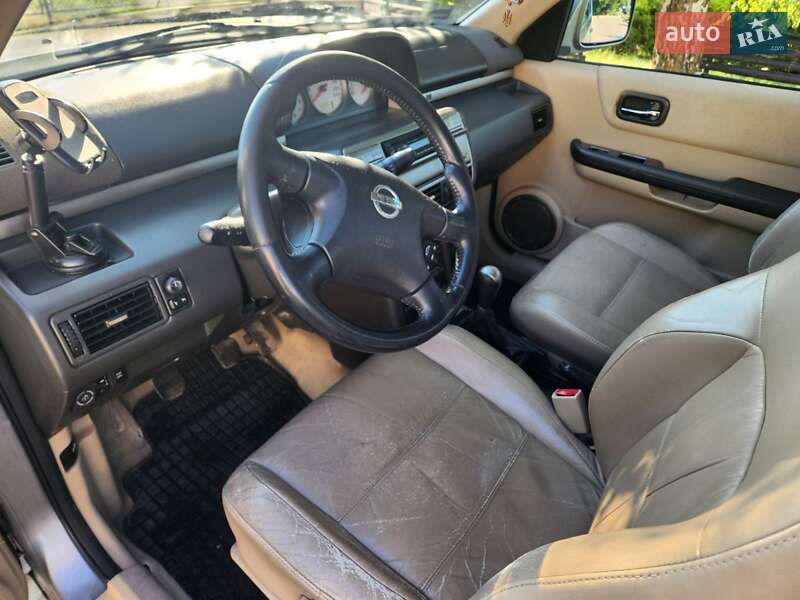 Позашляховик / Кросовер Nissan X-Trail 2001 в Чернівцях