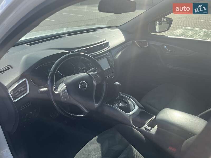 Внедорожник / Кроссовер Nissan X-Trail 2016 в Калуше