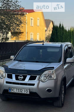 Внедорожник / Кроссовер Nissan X-Trail 2011 в Самборе