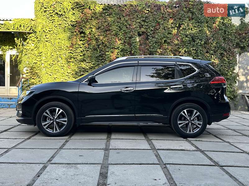 Внедорожник / Кроссовер Nissan X-Trail 2018 в Павлограде