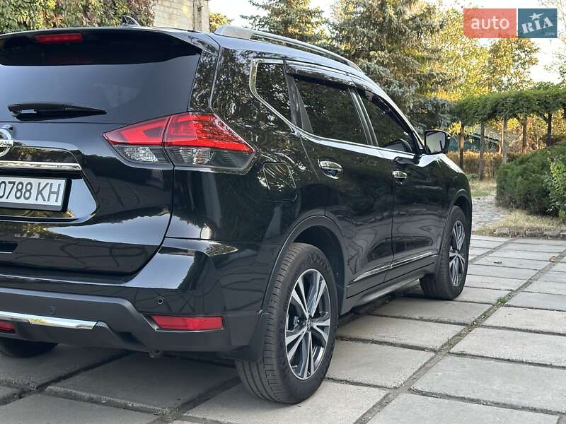 Внедорожник / Кроссовер Nissan X-Trail 2018 в Павлограде