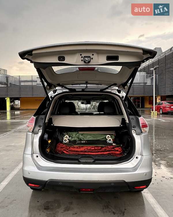 Позашляховик / Кросовер Nissan X-Trail 2016 в Києві