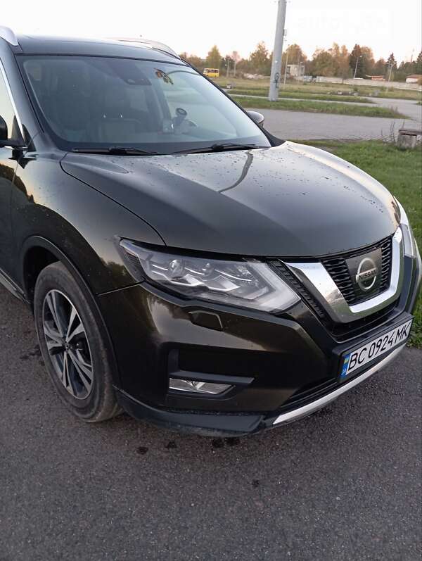 Внедорожник / Кроссовер Nissan X-Trail 2017 в Львове