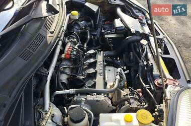 Внедорожник / Кроссовер Nissan X-Trail 2003 в 