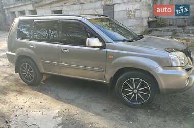Внедорожник / Кроссовер Nissan X-Trail 2003 в 