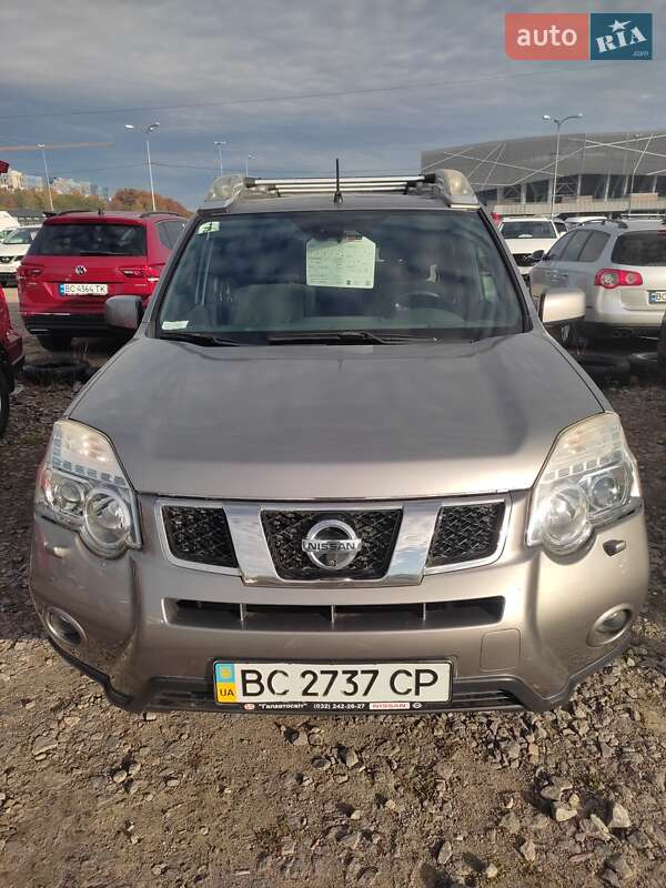Внедорожник / Кроссовер Nissan X-Trail 2011 в Збараже