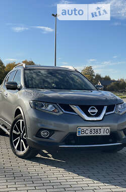 Позашляховик / Кросовер Nissan X-Trail 2015 в Львові