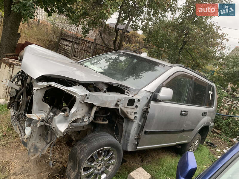 Внедорожник / Кроссовер Nissan X-Trail 2004 в Запорожье