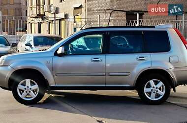 Внедорожник / Кроссовер Nissan X-Trail 2004 в Харькове