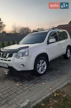 Внедорожник / Кроссовер Nissan X-Trail 2012 в Черновцах