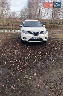 Внедорожник / Кроссовер Nissan X-Trail 2015 в Вараше