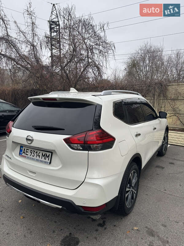 Внедорожник / Кроссовер Nissan X-Trail 2017 в Днепре