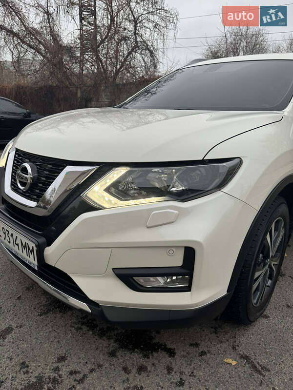 Внедорожник / Кроссовер Nissan X-Trail 2017 в Днепре