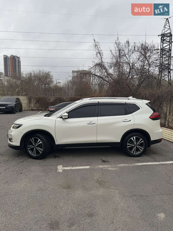 Внедорожник / Кроссовер Nissan X-Trail 2017 в Днепре
