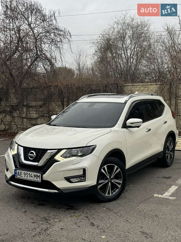 Внедорожник / Кроссовер Nissan X-Trail 2017 в Днепре