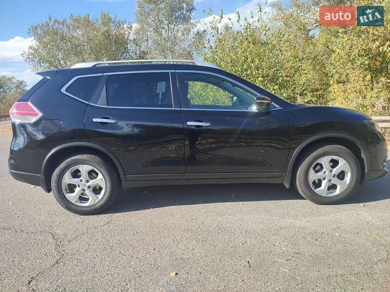 Позашляховик / Кросовер Nissan X-Trail 2014 в Десні