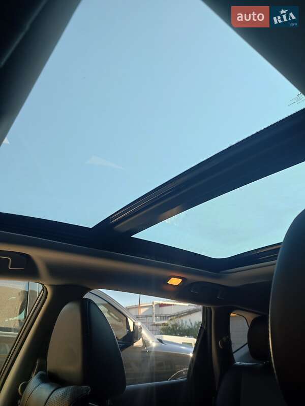 Позашляховик / Кросовер Nissan X-Trail 2014 в Десні