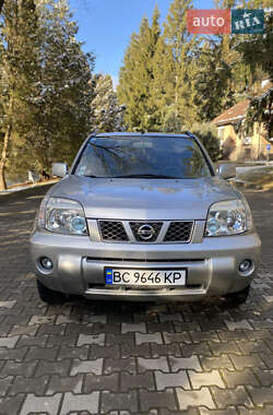 Внедорожник / Кроссовер Nissan X-Trail 2004 в Новояворовске