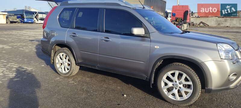 Внедорожник / Кроссовер Nissan X-Trail 2013 в Полтаве