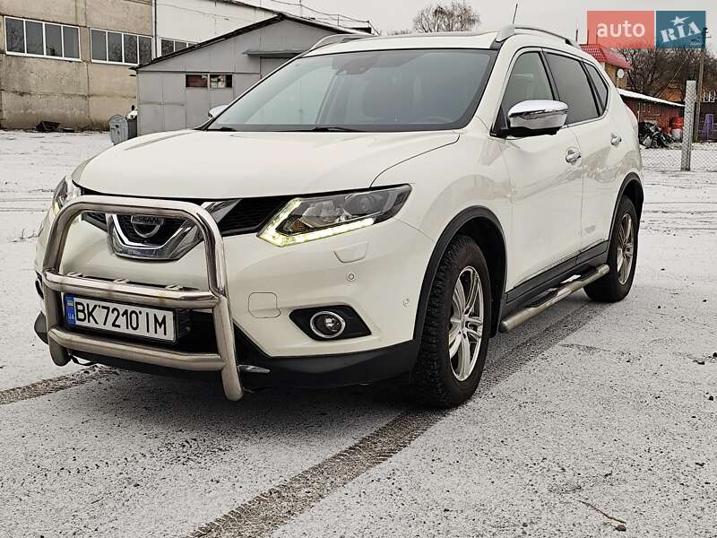 Внедорожник / Кроссовер Nissan X-Trail 2017 в 