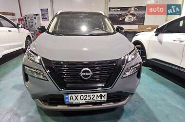 Внедорожник / Кроссовер Nissan X-Trail 2023 в 