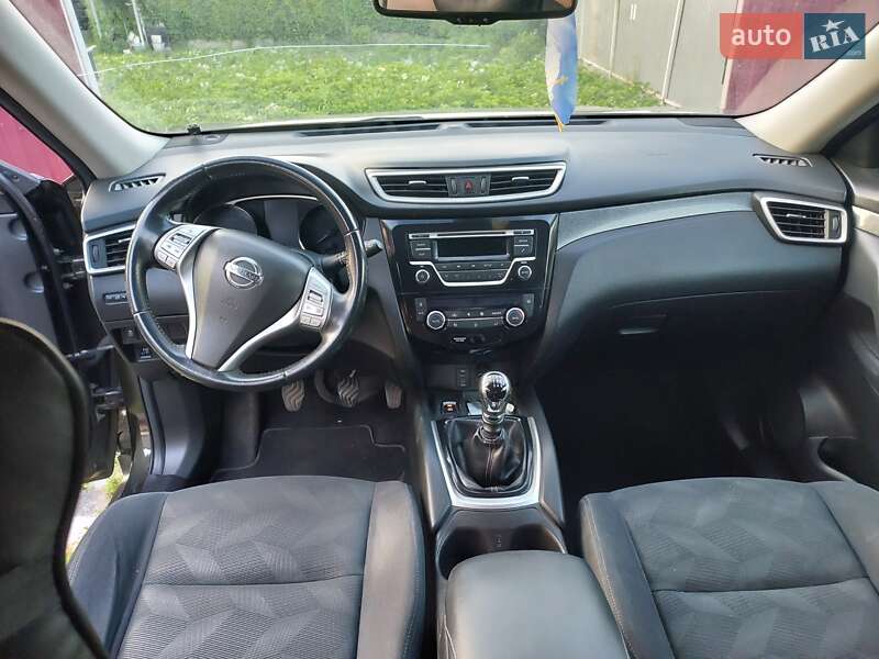 Позашляховик / Кросовер Nissan X-Trail 2015 в Києві