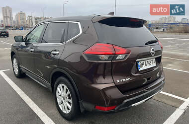 Позашляховик / Кросовер Nissan X-Trail 2018 в 