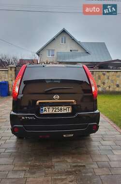 Внедорожник / Кроссовер Nissan X-Trail 2012 в 