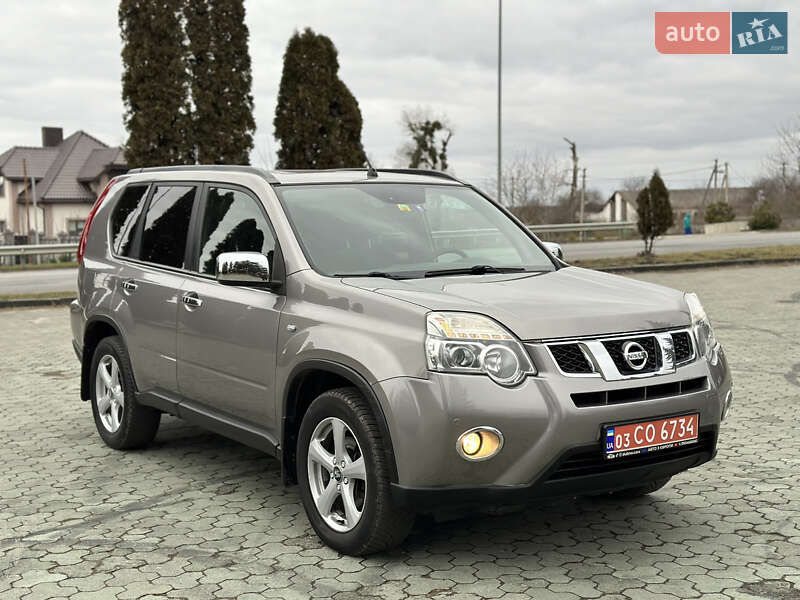 Позашляховик / Кросовер Nissan X-Trail 2011 в Дубні