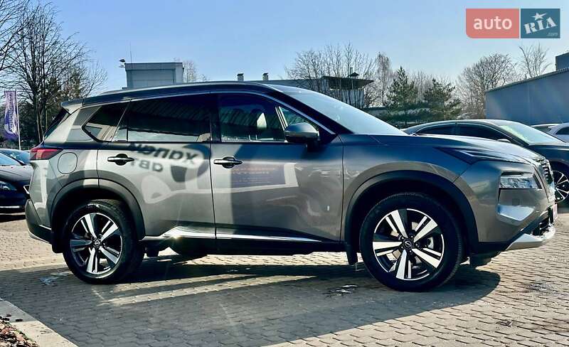 Позашляховик / Кросовер Nissan X-Trail 2023 в Львові