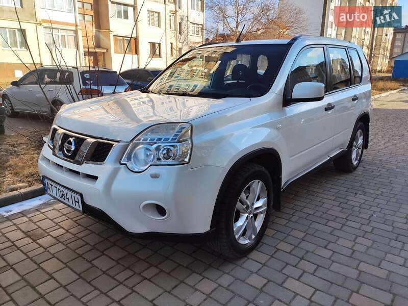 Внедорожник / Кроссовер Nissan X-Trail 2010 в Калуше