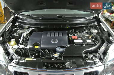 Позашляховик / Кросовер Nissan X-Trail 2013 в 