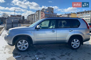 Позашляховик / Кросовер Nissan X-Trail 2009 в 