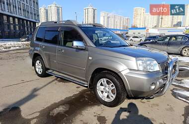 Внедорожник / Кроссовер Nissan X-Trail 2004 в 