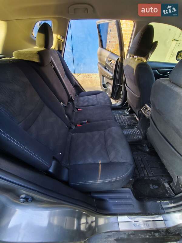 Позашляховик / Кросовер Nissan X-Trail 2016 в Полтаві